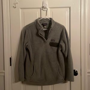 patagonia gray fleece (good condition)